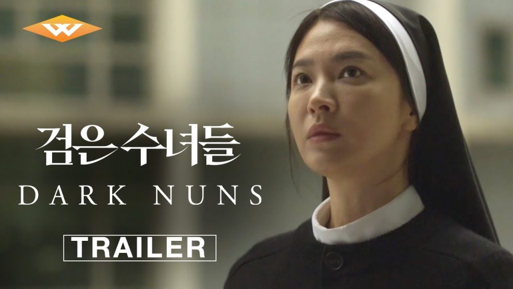 Poster film Korea Dark Nuns 2025 dibintangi Song Hye-kyo dan Jeon Yeo-been, thriller supranatural tentang biarawati.